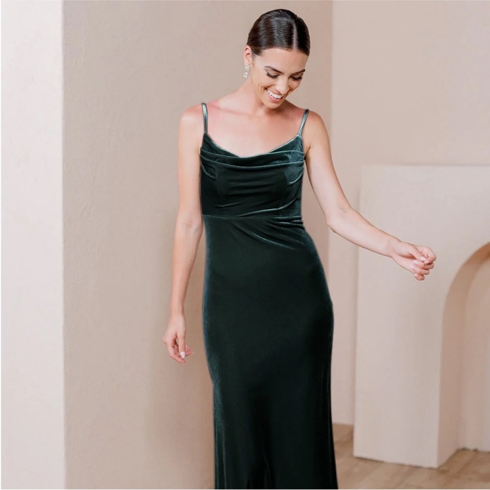 Revelry Skye Velvet Emerald Maxi Bridesmaid Holiday Formal Wedding Dress